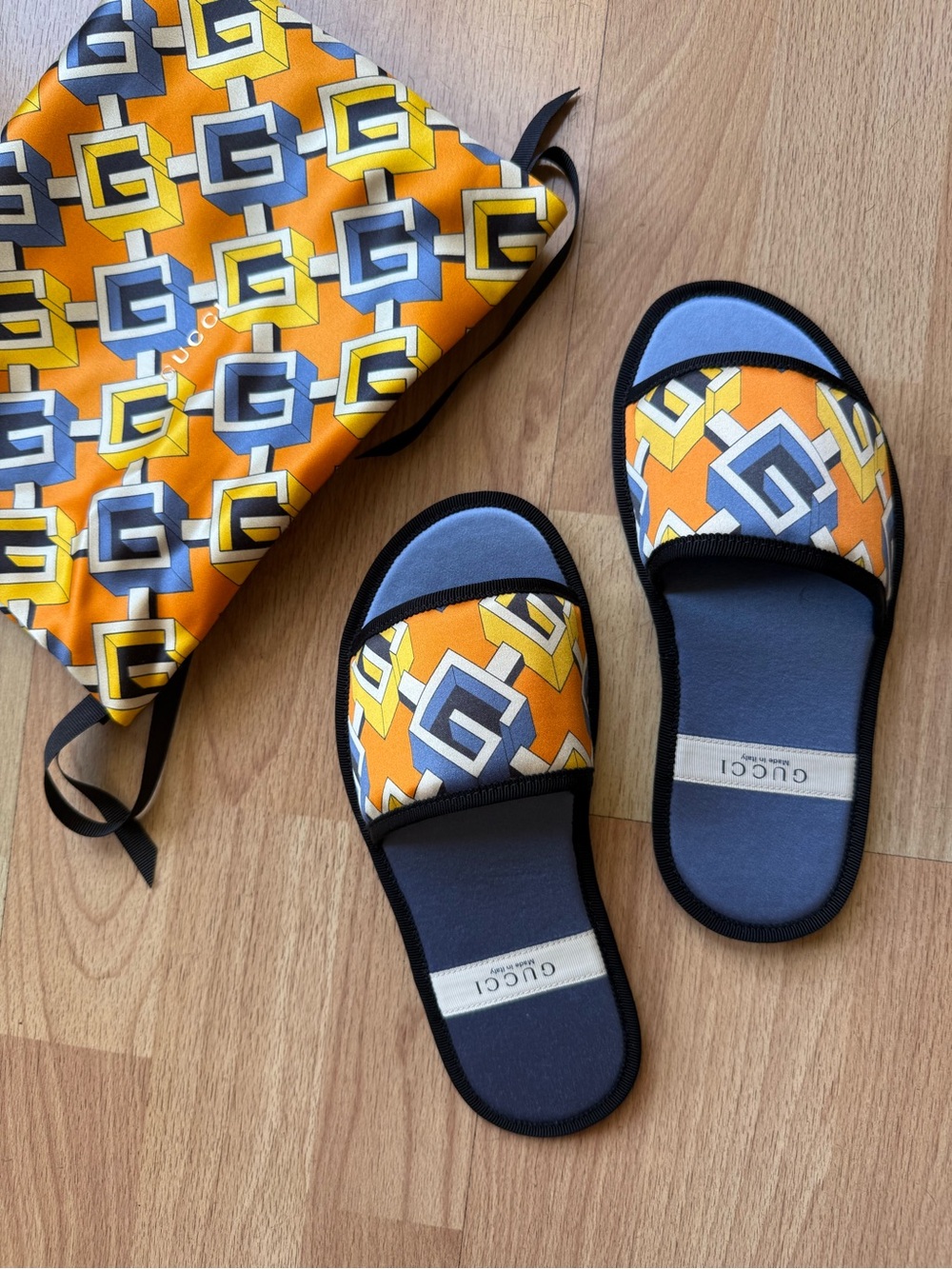 NEW Gucci geometric monogram travel house/hotel slippers